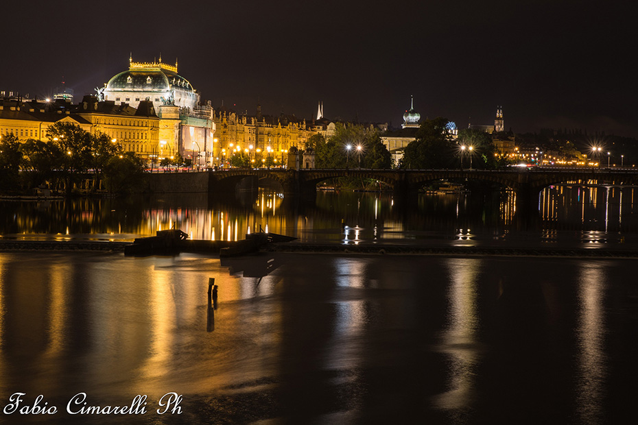 Praga di notte